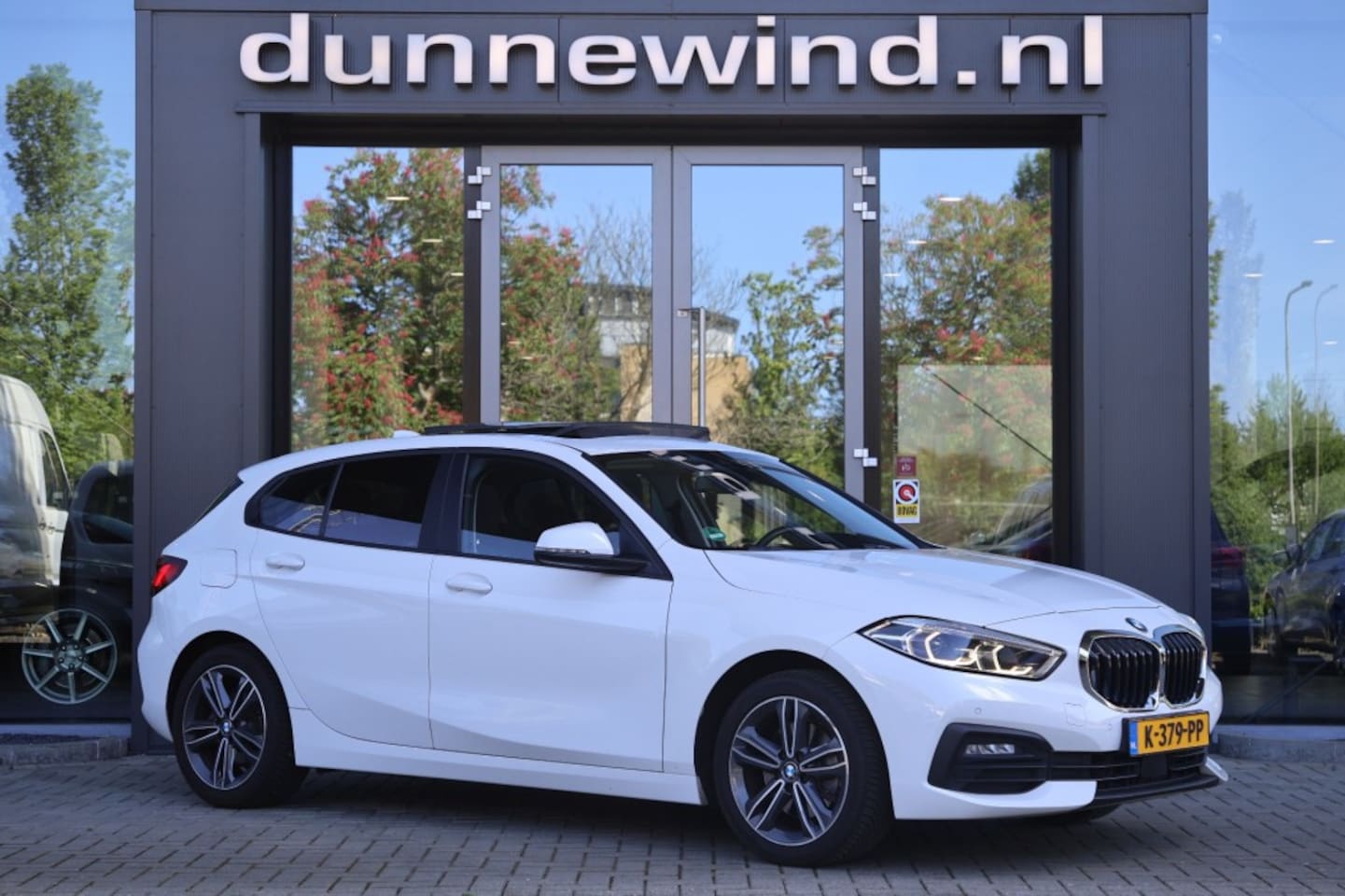BMW 1-serie - 116D AUTOMAAT*LED*PANO*TREKHAAK*BTW - AutoWereld.nl