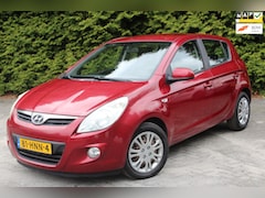 Hyundai i20 - 1.4i DynamicVersion 101PK | Airco | Radio/CD | Elektrische Ramen & Spiegels