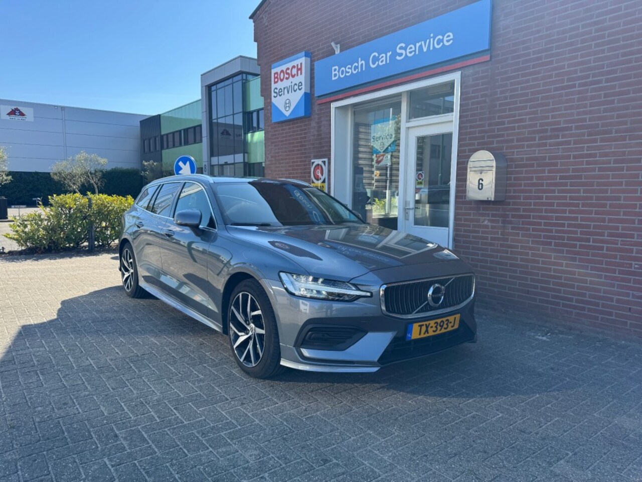 Volvo V60 - 2.0 T5 Momentum 2.0 T5 184kW Momentum - AutoWereld.nl