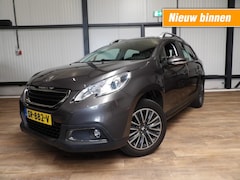 Peugeot 2008 - 1.2 vti - navigatie - airco - trekhaak - slechts 69779km