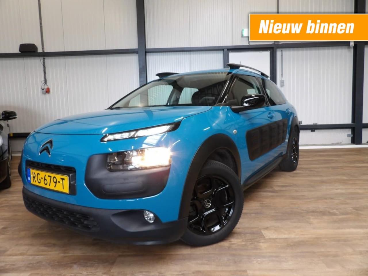 Citroën C4 Cactus - 1.2 Shine - ecc - trekhaak - slechts 114570km! - AutoWereld.nl