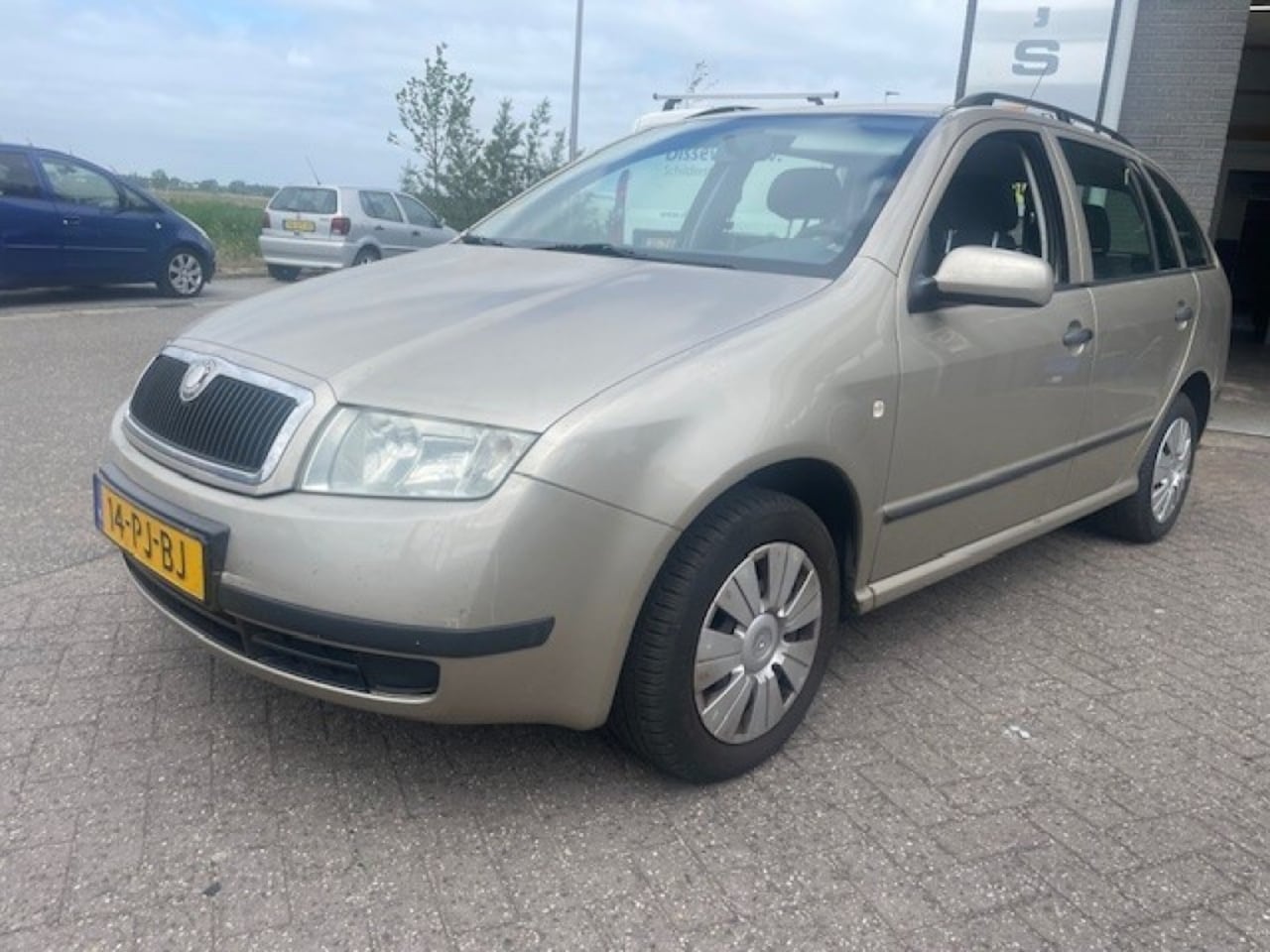 Skoda Fabia Combi - 1.4-16V - AutoWereld.nl