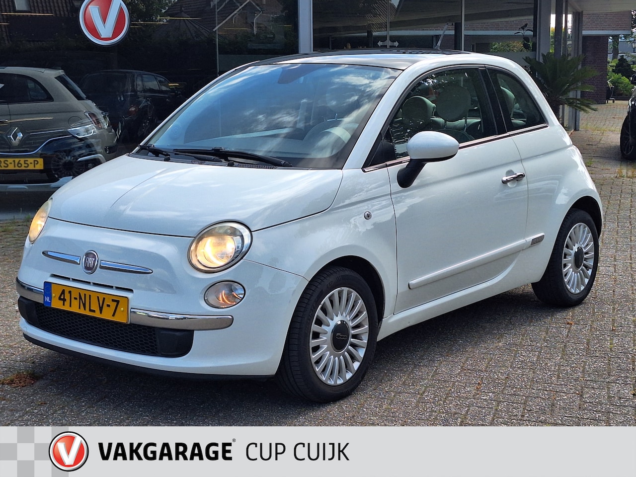 Fiat 500 - 1.2 Lounge Panoramadak - Climate Control - Stuurbekrachtiging-4cilinder - AutoWereld.nl