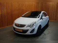 Opel Corsa - 1.2 16v COSMO AUTOMAAT/ AIRCO/ NAVI