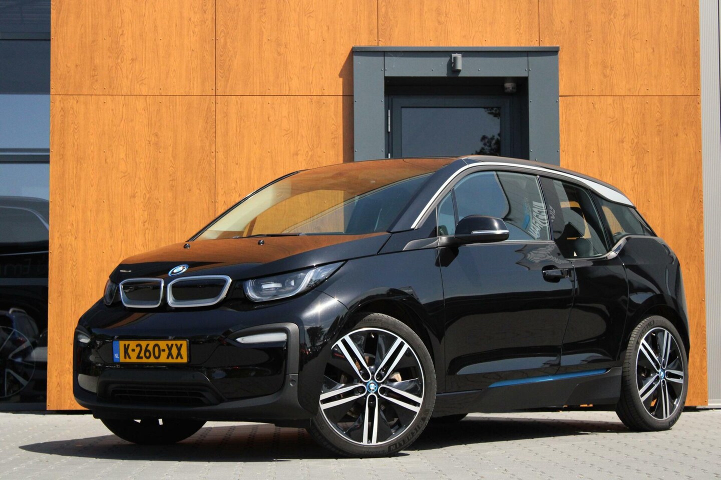 BMW i3 - 120Ah 42 kWh | Camera | Origineel NL | Stoelverwarming - AutoWereld.nl