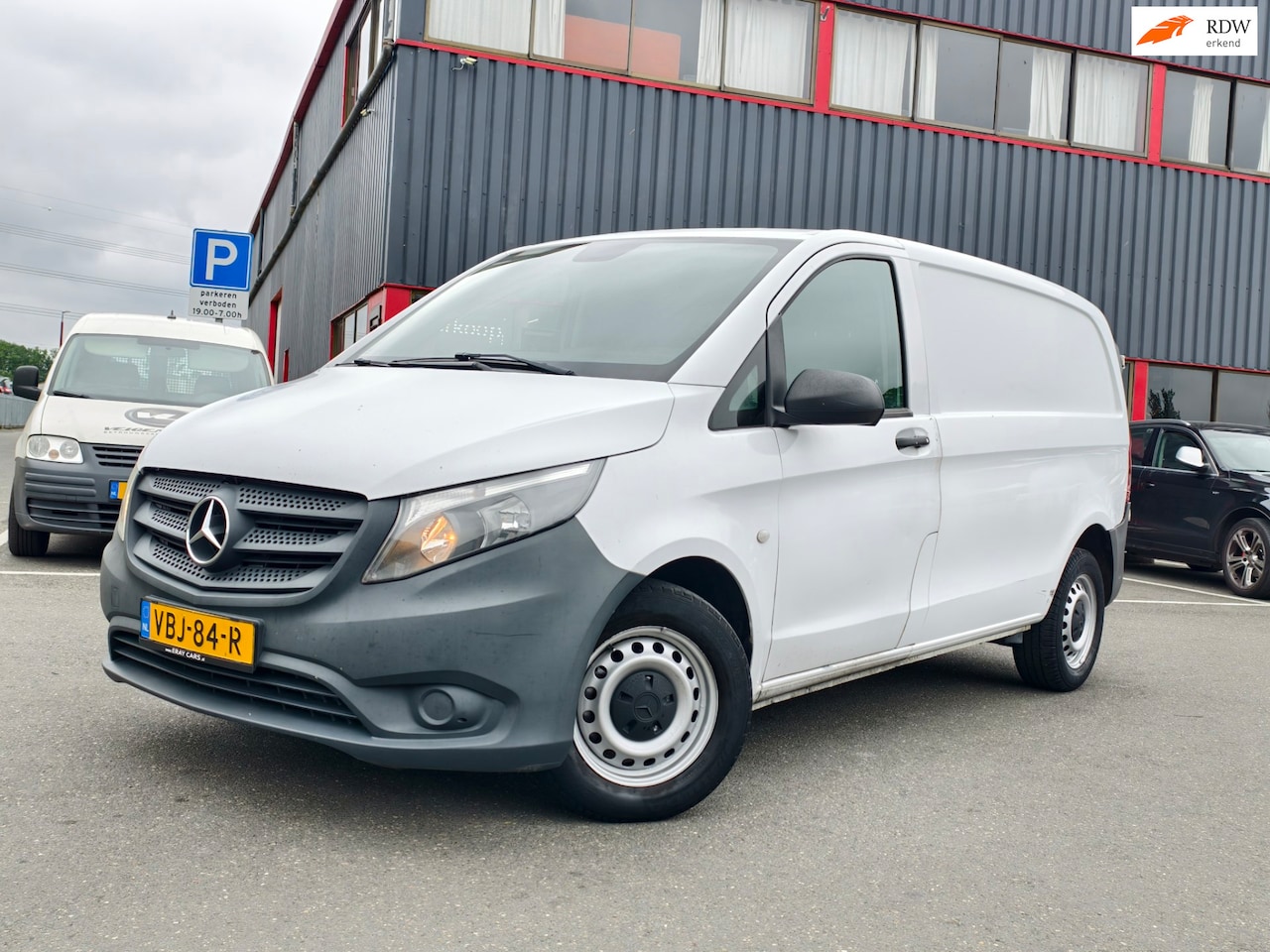 Mercedes-Benz Vito - 111 CDI Functional Lang / AIRCO / CAMERA / 3 ZITS / - AutoWereld.nl