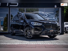 BMW X1 - SDrive20i High Executive|Black on Black|HUD|LED|Ambie light|Stoelverw|Half Leder