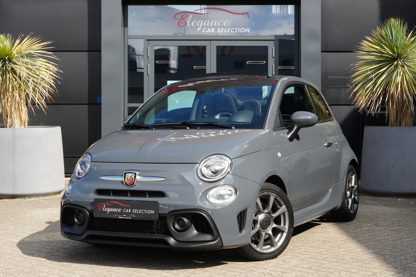 Fiat 500 C - 1.4 T-Jet Abarth 595 146pk Navigatie/Climate/PDC - AutoWereld.nl