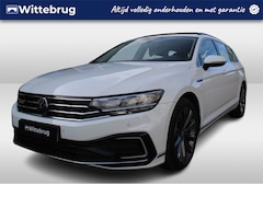 Volkswagen Passat Variant - 1.4 TSI PHEV GTE Business / Panoramisch schuif kanteldak / Keyless Access / Navigatie Disc