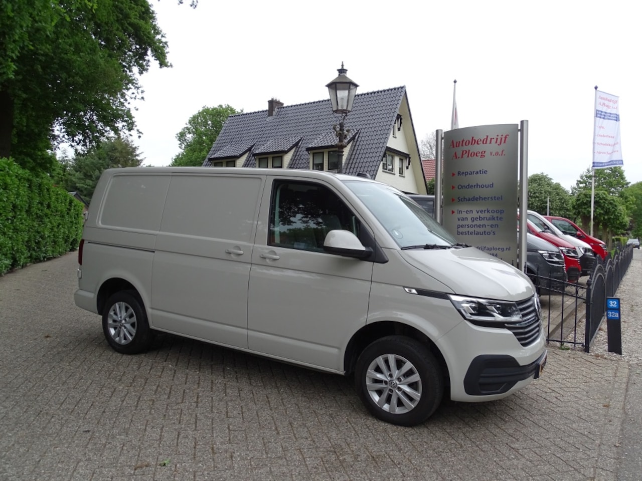 Volkswagen Transporter - 2.0 TDI L1H1 Adaptive cruis Leder Led 3 Zit 1 eig - AutoWereld.nl