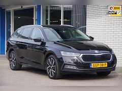 Skoda Octavia Combi - 1.4 TSI iV Plug-in Hybrid Camera Stoelverwarming Head-up display App-connect