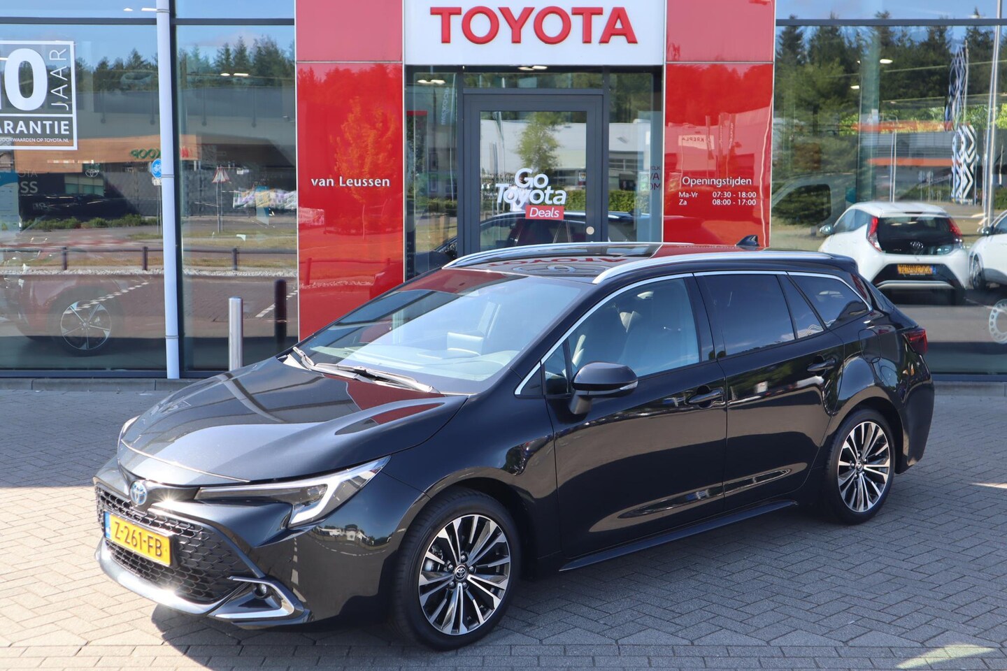Toyota Corolla Touring Sports - HYBRID 140 DYNAMIC APPLE/ANDROID NAVI STOELVERWARM. KEYLESS ELEK. ACHTERKLEP. PARK. SENSOR - AutoWereld.nl
