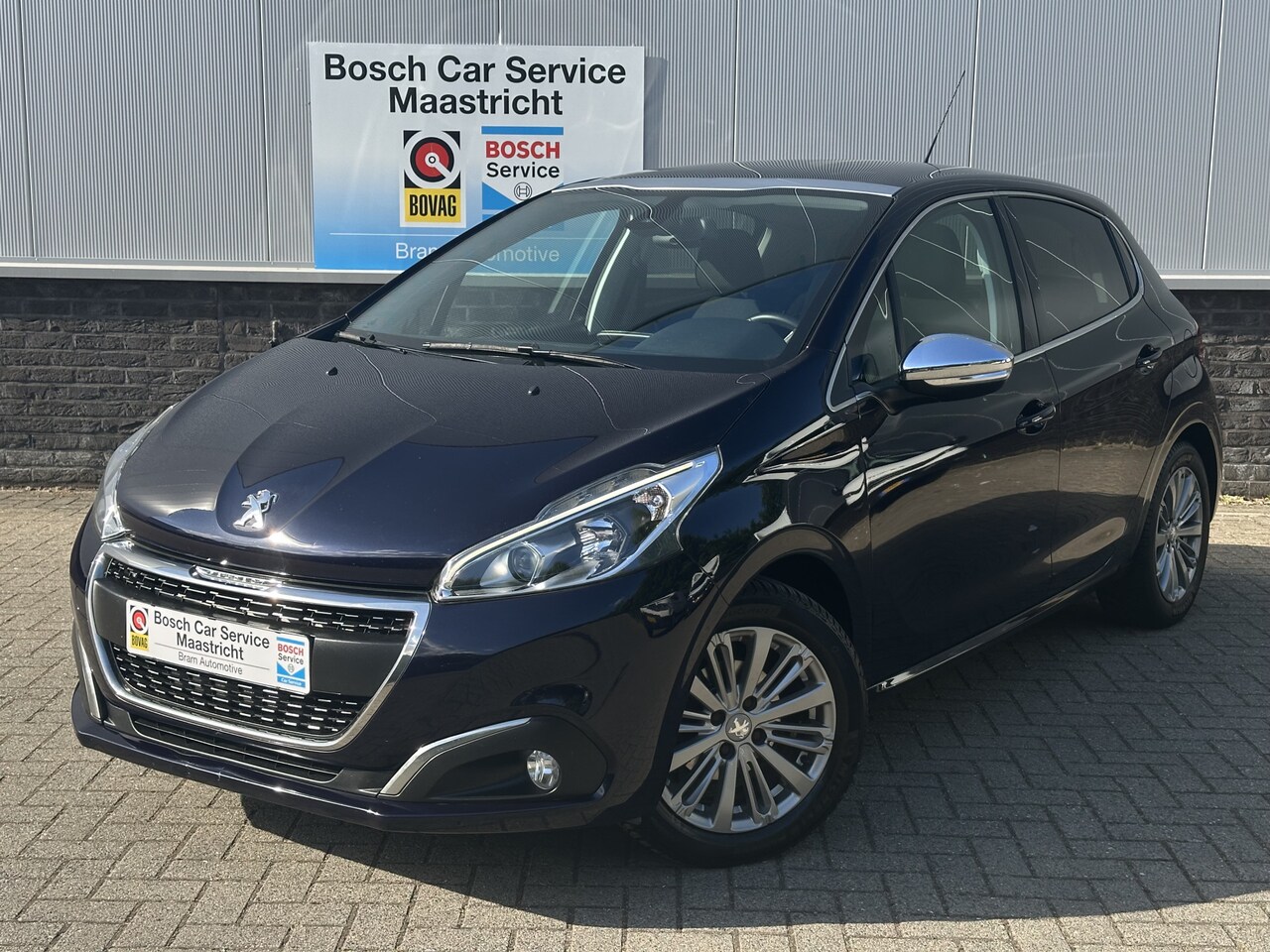 Peugeot 208 - 1.2 PureTech| Executive | Panorama | Camera | Cruise & Climate Control | NAVI Interesse, P - AutoWereld.nl