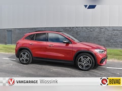 Mercedes-Benz GLA-Klasse - 200 Business Solution AMG Trekhaak el-achterklep Amg-pakket Pano dak