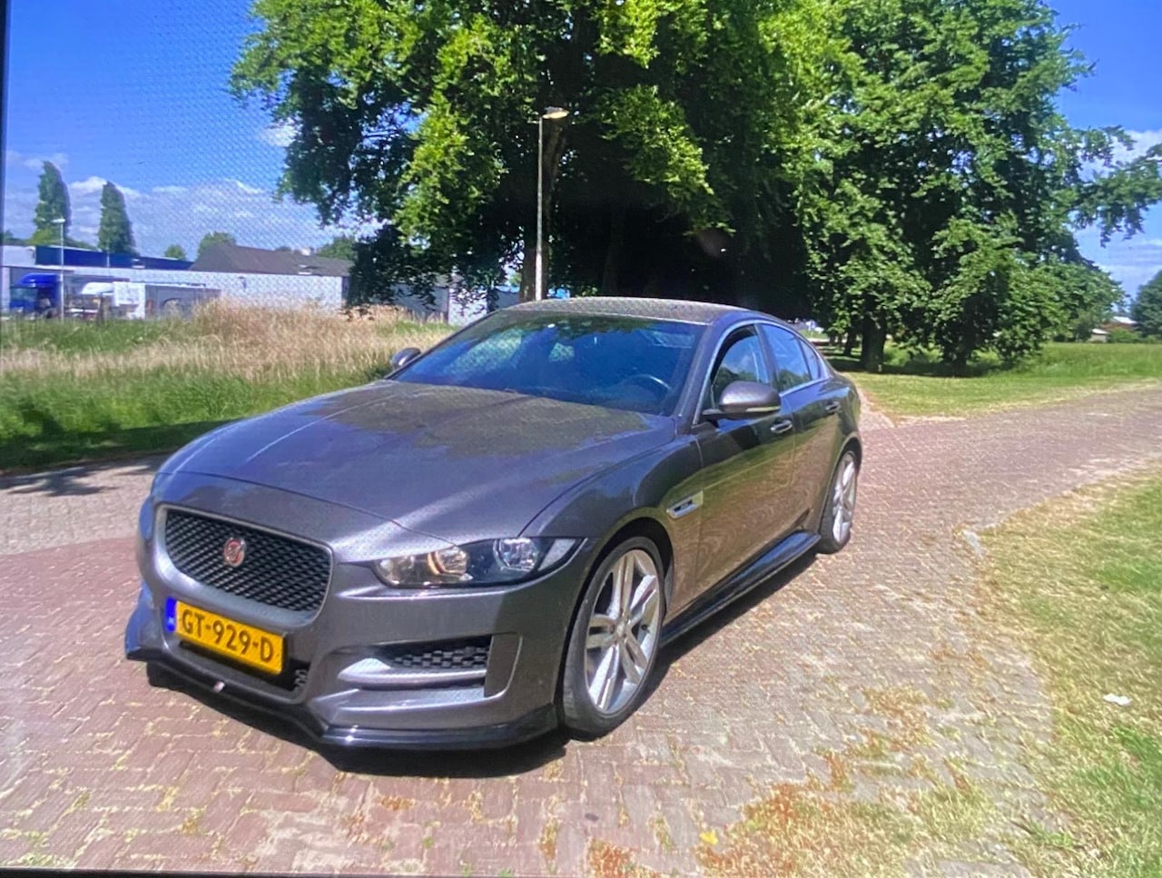 Jaguar XE - 2.0D 163pk E-Performance Automaat R-Sport - AutoWereld.nl