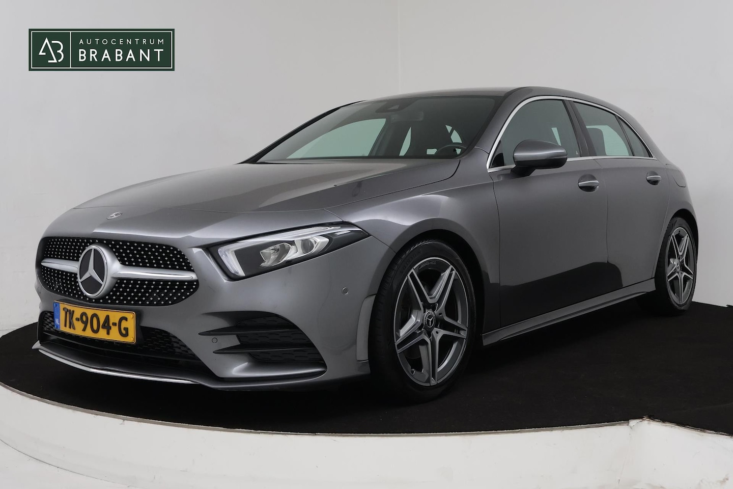 Mercedes-Benz A-klasse - 200 Launch Edition Premium (PARKEERSENSOREN, STOELVERWARMING, SFEERVERLICHTING, NAVIGATIE, - AutoWereld.nl