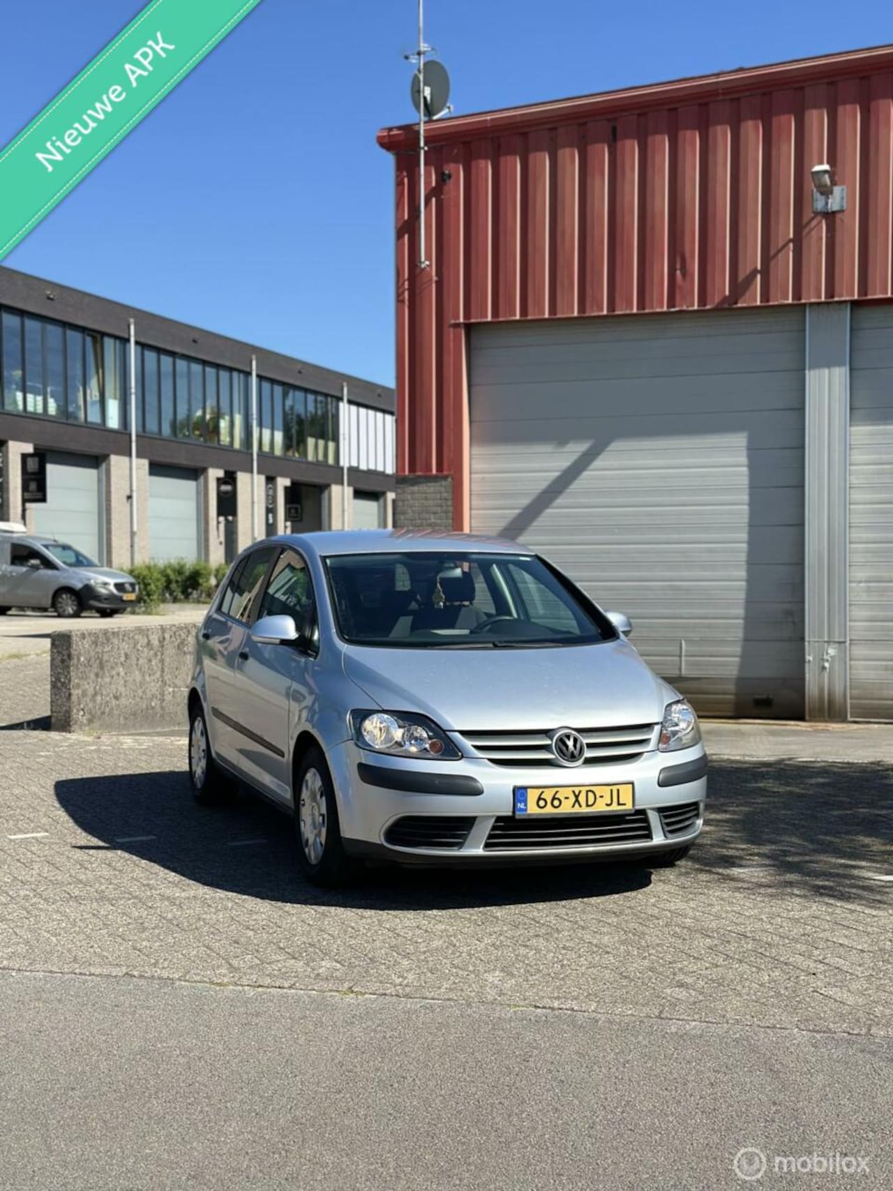 Volkswagen Golf - 1.6 Turijn / Airco/ Nieuwe APK / Trekhaak - AutoWereld.nl