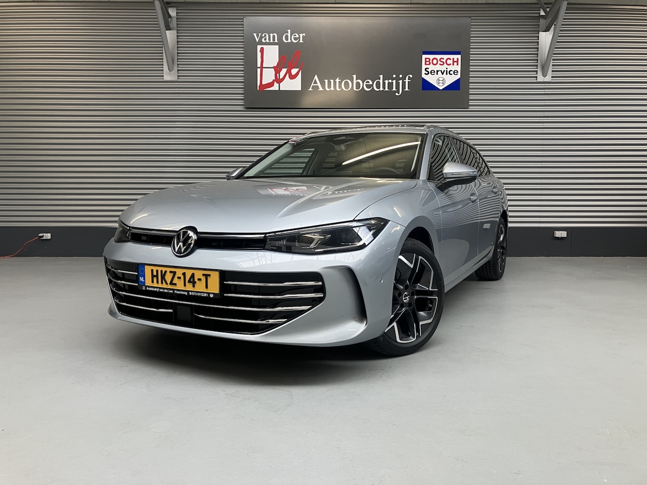 Volkswagen Passat Variant - 1.5 eTSI ELEGANCE/PANORAMA/360 CAM/LEER/STOEL MEM/HEAD UP/ENZ - AutoWereld.nl