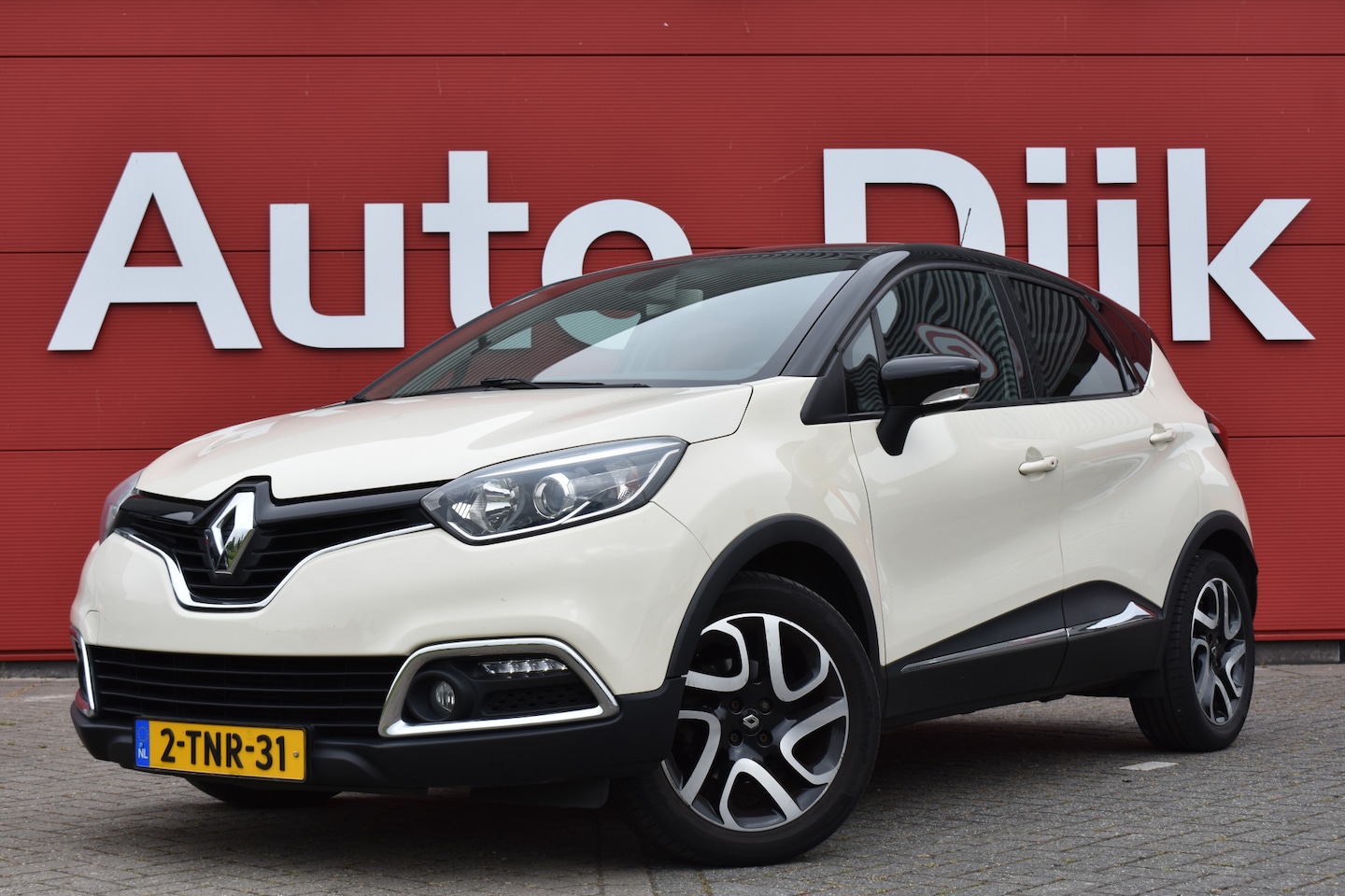 Renault Captur - 1.2 TCe Dynamique Automaat | Leder | Camera | Afn. Trekhaak | Keyless | Clima | Cruise | P - AutoWereld.nl