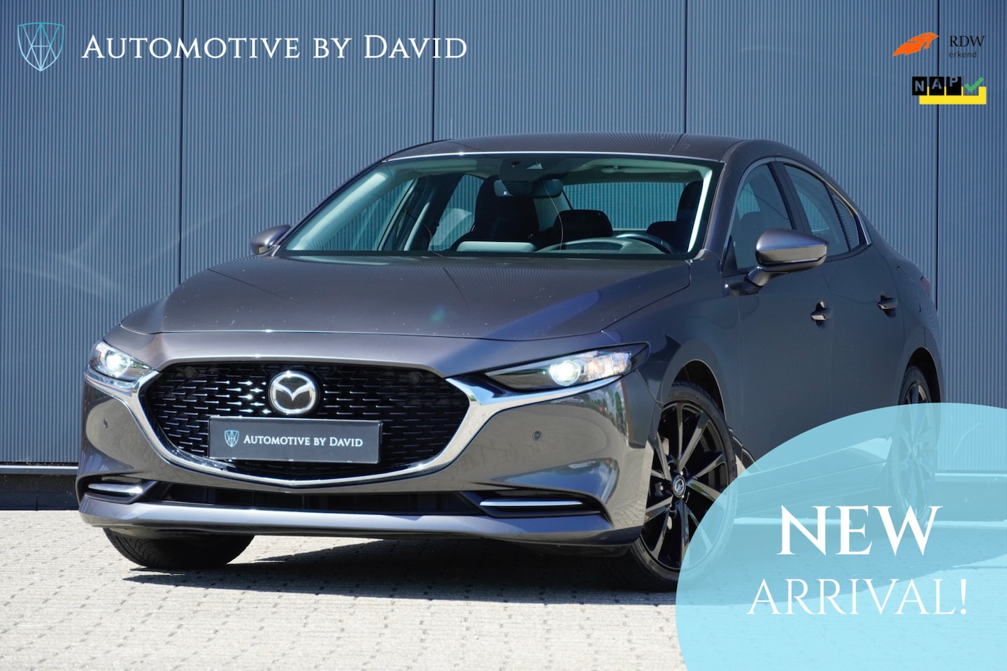 Mazda 3 - SEDAN 2.0 186 pk e-SkyActiv-X M HYBRID COMFORT / LED KOPLAMPEN / 18 INCH LMV / NAVIGATIE / - AutoWereld.nl