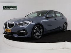 BMW 1-serie - 118i Executive Edition Sport Automaat (NAVIGATIE, PARKEERSENSOREN, LED, CARPLAY, SPORTSTOE