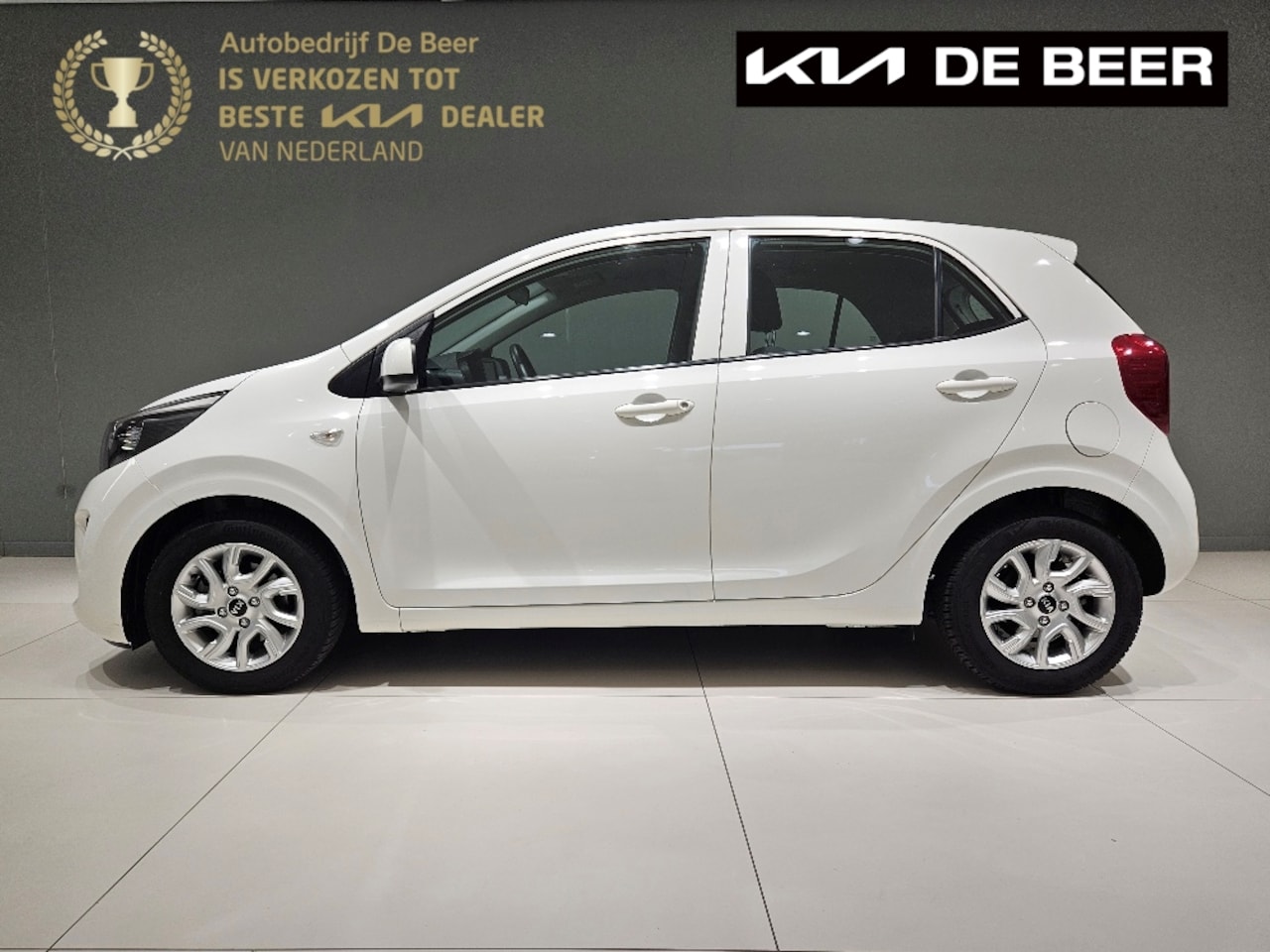 Kia Picanto - 1.0 MPi 67pk 4-zits DynamicLine Airco Navigatie LM-Velgen Parkeercamera 1e Eigenaar - AutoWereld.nl