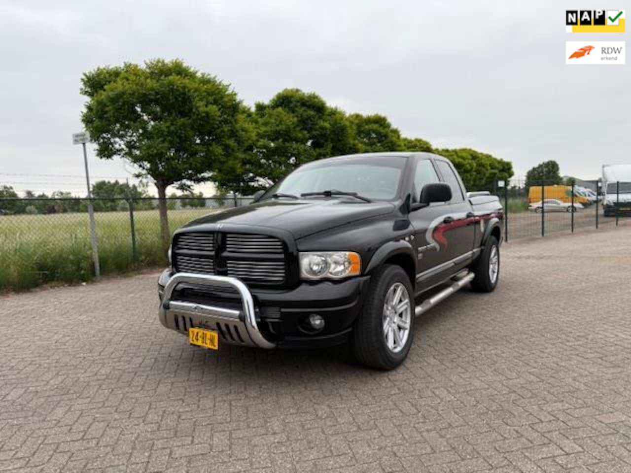 Dodge Ram 1500 - , 196.000 NAP , APK 13-11-2025 - AutoWereld.nl