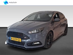 Ford Focus - 2.0 EcoBoost ST 250pk 5-deurs