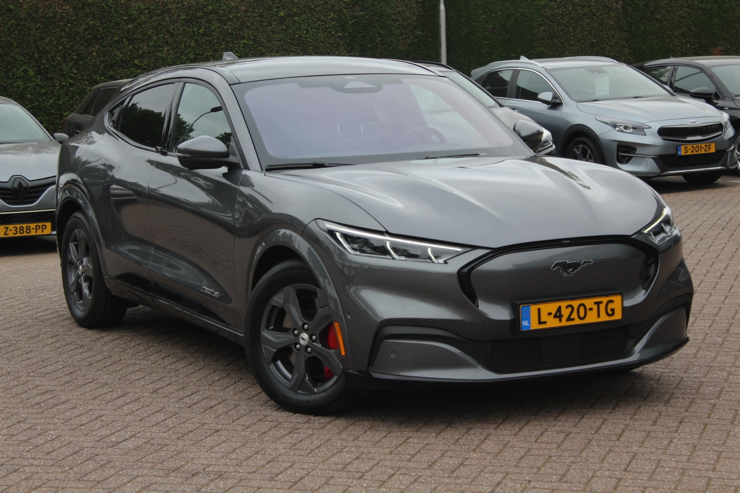 Ford Mustang Mach-E - Extended First Edition AWD 98 kWh / Panoramadak / Camera / Leder / 19'' / B&O / Keyless / - AutoWereld.nl