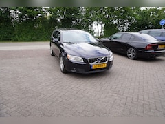 Volvo V70 - 1.6 T4 Momentum AUTOMAAT NAVI LEER STOELVERWARMING