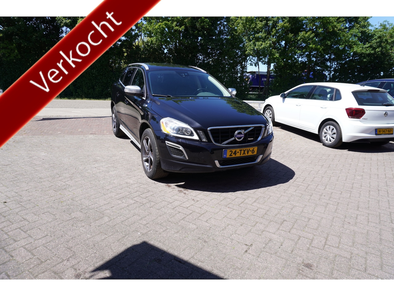 Volvo XC60 - 2.0 T5 R-Design TREKHAAK CRUISE NAVI STOELVERWARMING LEER - AutoWereld.nl