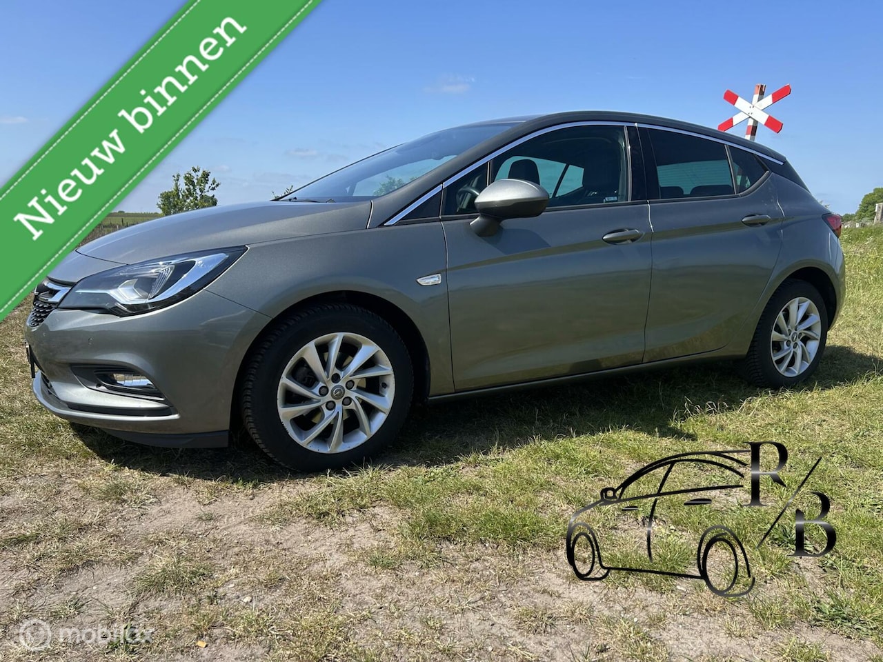 Opel Astra - 1.4 Business Executive ZEER LUXE UITVOERING LAGE KM - AutoWereld.nl