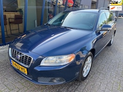 Volvo V70 - 2.5FT Momentum 230PK H.LEER / XENON / TREKHAAK