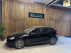 Volvo V40 Cross Country - 1.5 T3 Dynamic Edition AUTOMAAT, TREKHAAK, LED-XENON