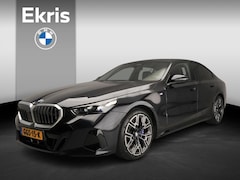 BMW 5-serie - Sedan 540d xDrive | M-Sportpakket | LED | Navigatie | Elektr. zetels | Stoelverwarming | S