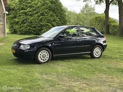 Audi A3 - 1.6 Attraction - unieke staat Trekhaak, NAP, APK