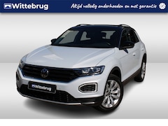 Volkswagen T-Roc - 1.5 TSI 150pk Sport DSG Automaat / Panorama dak / Keyless / Navi / Camera / Parkeersensore
