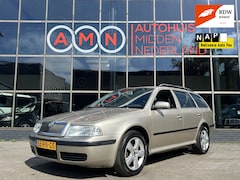 Skoda Octavia Combi - 1.6 Celebrate Cruisectr, Climatectr, Trekhaak, LMV16”