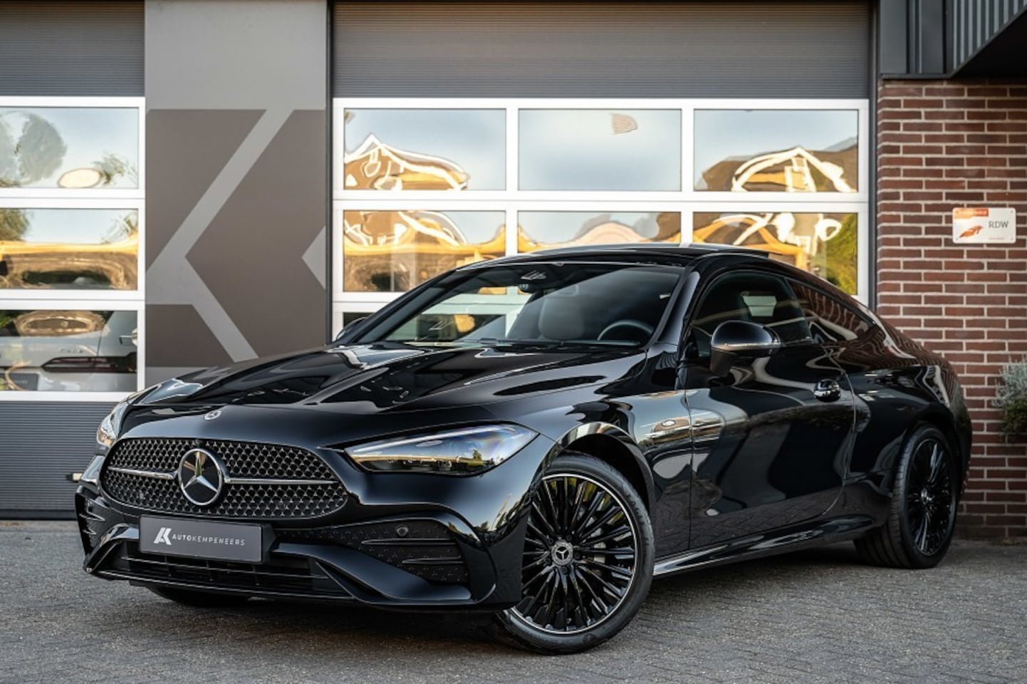 Mercedes-Benz C-klasse Coupé - CLE 300e AMG | Panorama | Burmeister | 360° Camera | Stoelverwarming | Multibeam Led | Ada - AutoWereld.nl