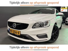Volvo V60 - 2.4 D6 Twin Engine R-Design NAVI/LEDER/LED/ECC/PDC/STOEL-M///
