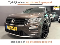 Volkswagen T-Roc - 1.5 TSI Sport V-COCKPIT/NAVI/CARPLAY/ECC/PDC/CRUISE///