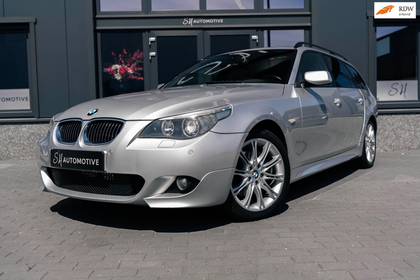 BMW 5-serie Touring - 530xi High Executive / FULL OPTION / LPG / M pakket - AutoWereld.nl