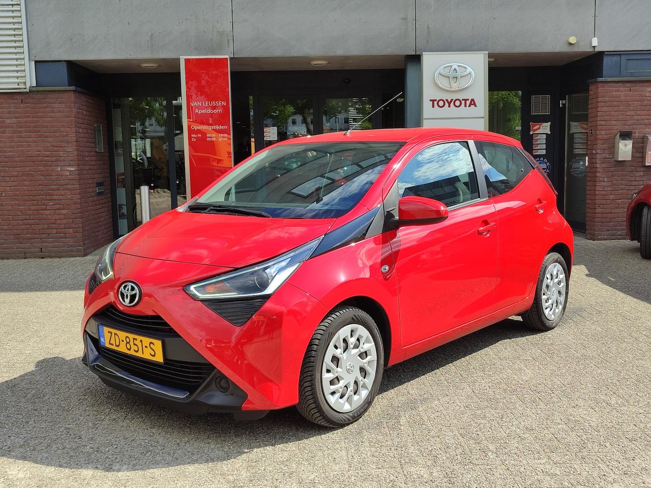 Toyota Aygo - 1.0 VVT-i X-PLAY 4S-BANDEN CAMERA BLUETOOTH AIRCO EL-RAMEN/SPIEGELS NL-AUTO 1E-EIG - AutoWereld.nl