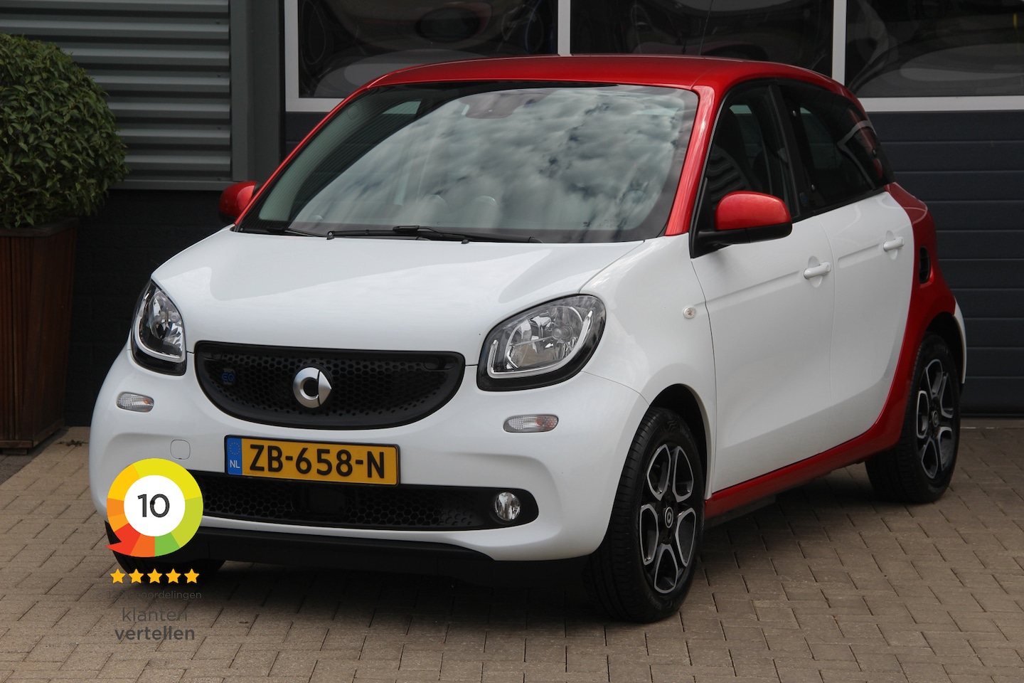 Smart Forfour - EQ Business Solution 18 kWh Navi | ECC | Stoelverw | PDC | Leder | Zeer luxe | Cruise | LM - AutoWereld.nl