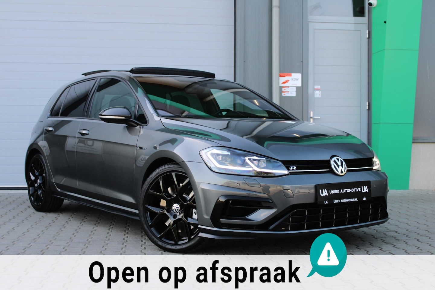 Volkswagen Golf - 2.0 TSI 4Motion R | PANO | VIRTUAL | ACC | DYNAUDIO | KEYLESS | NAVIGATIE | CARBON | 1E EI - AutoWereld.nl