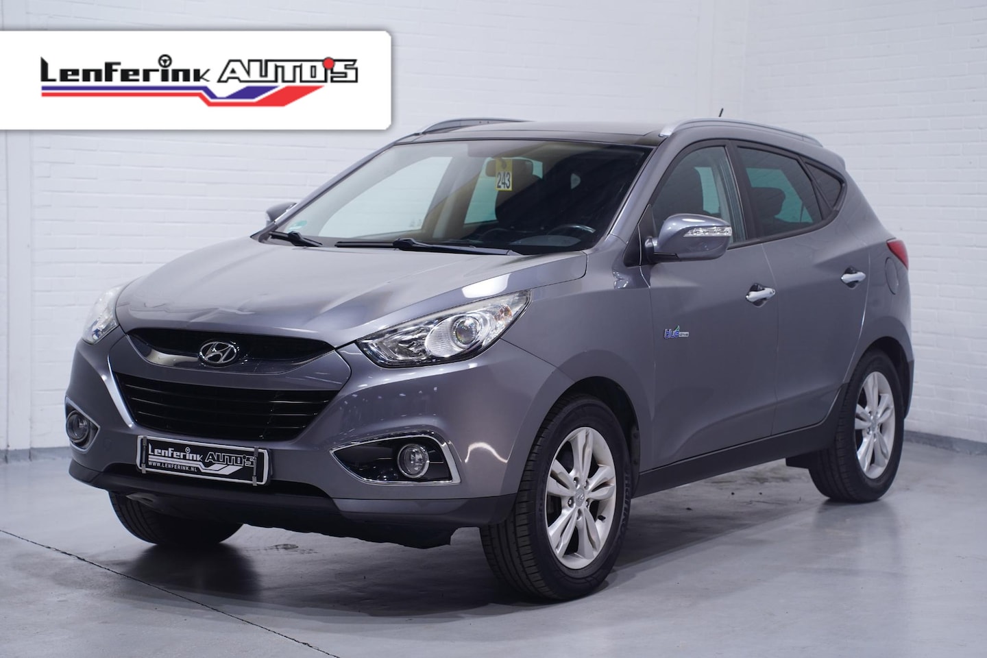 Hyundai ix35 - 1.6i GDI Style panodak trekhaak PDC achter privateglas climate controlle cruise controlle - AutoWereld.nl