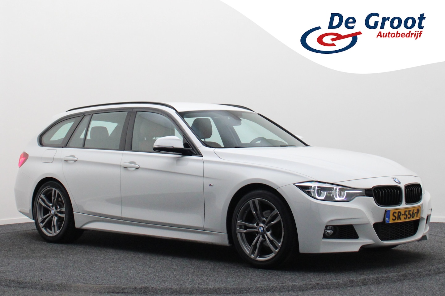 BMW 3-serie Touring - 318i Edition M Sport Shadow Executive - AutoWereld.nl