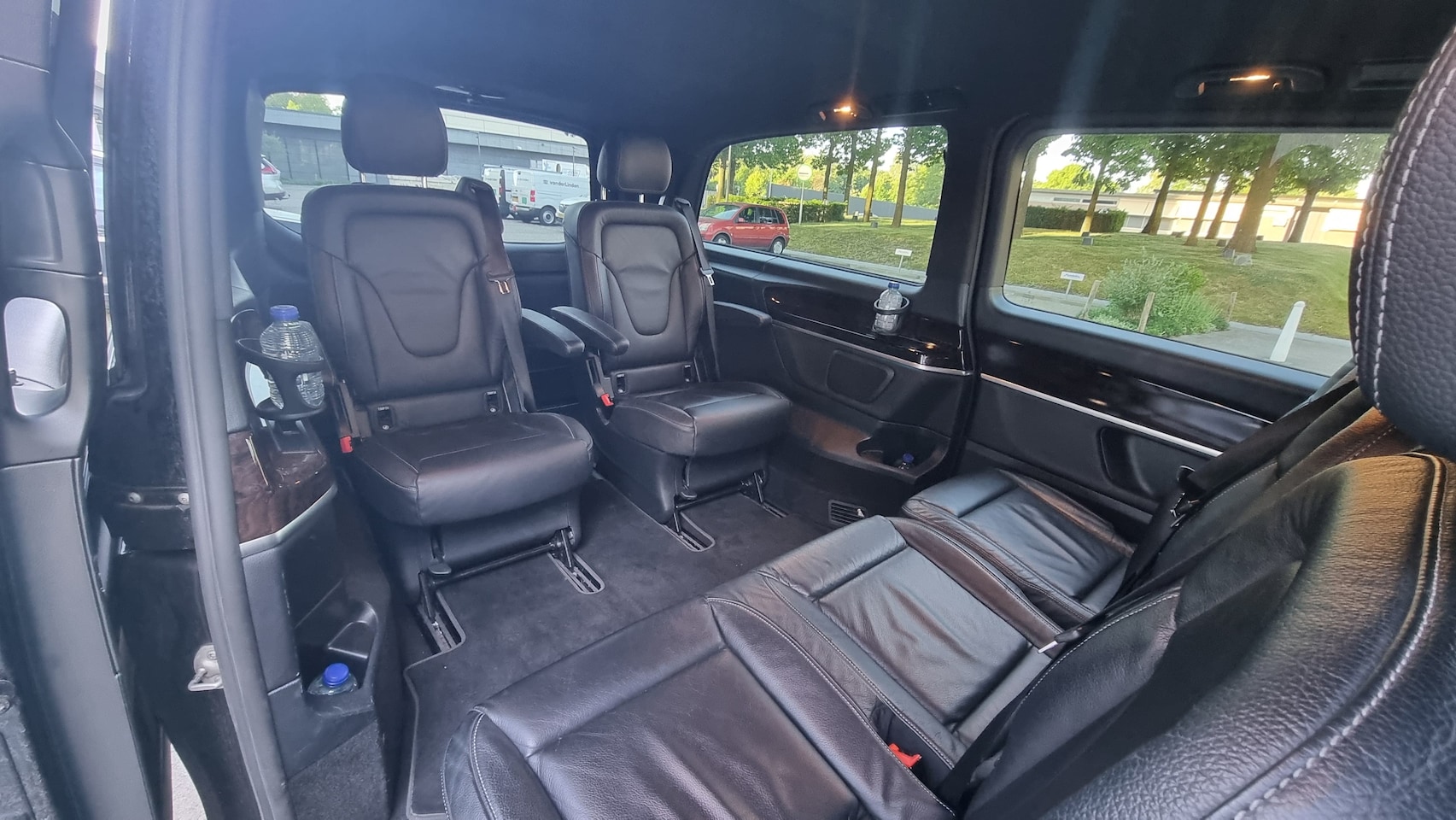 Mercedes-Benz V-klasse - 250d 4-MATIC Extra Lang Avantgarde Zeer goed onderhouden | Luxe indeling | Elektrische deuren & achterklep | BCT optioneel - AutoWereld.nl