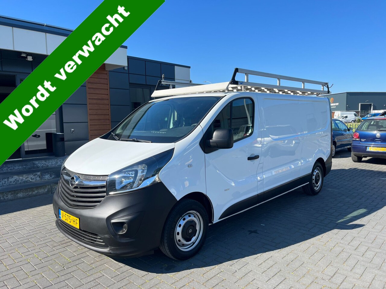 Opel Vivaro - 1.6 CDTI L2H1 Sport EcoFlex Euro 6 2017 km 122.000 Btw auto goed onderhouden !! 127pk - AutoWereld.nl