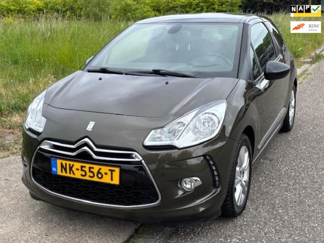 Citroën DS3 - 1.2 VTi Business ECC Audio/CD LMV 16" ESP Sportstoelen ASR Colorpakket ASR Parkeersensoren - AutoWereld.nl